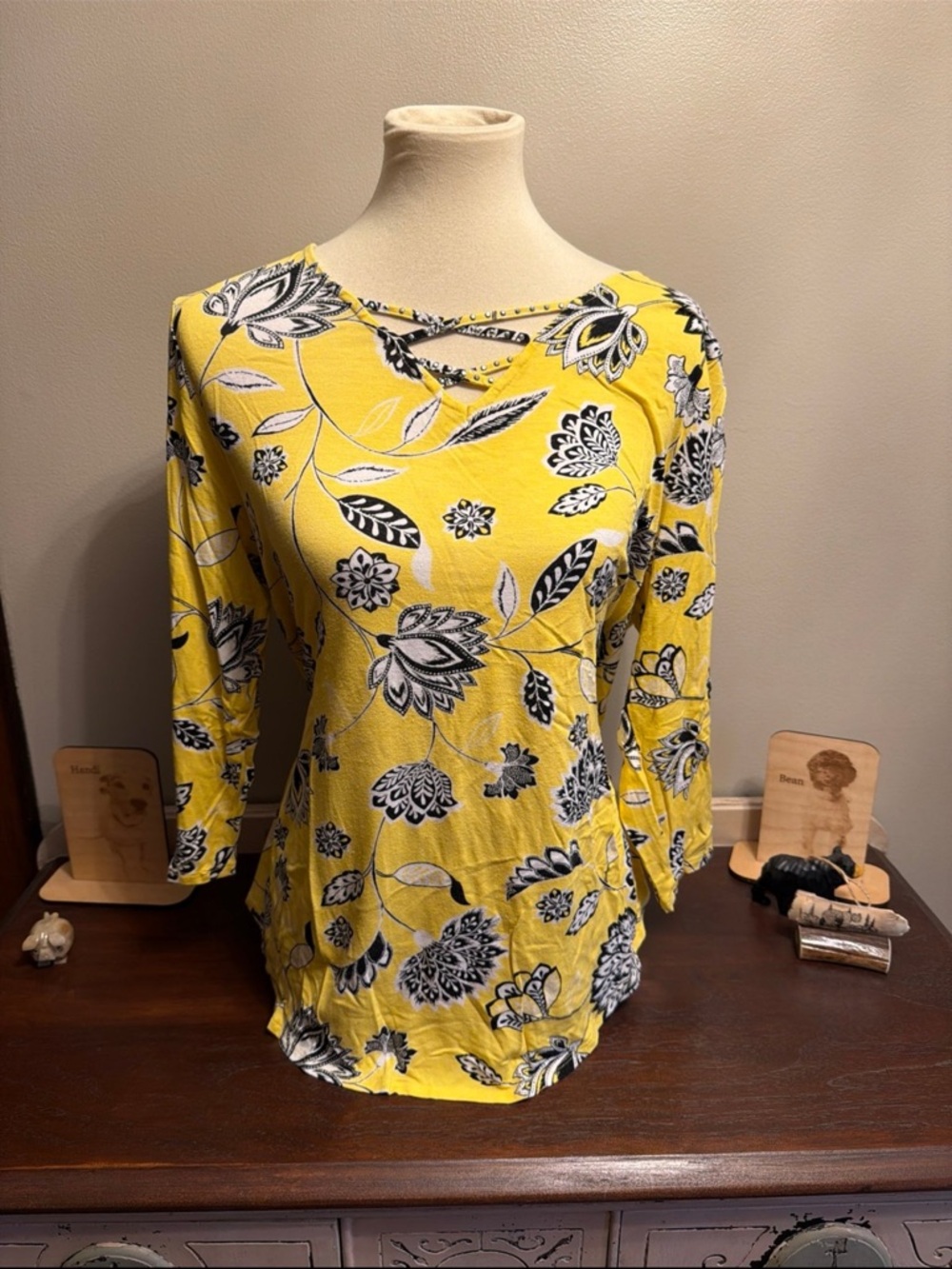 Yellow Floral Crisscross Neck 3/4 length sleeve Top